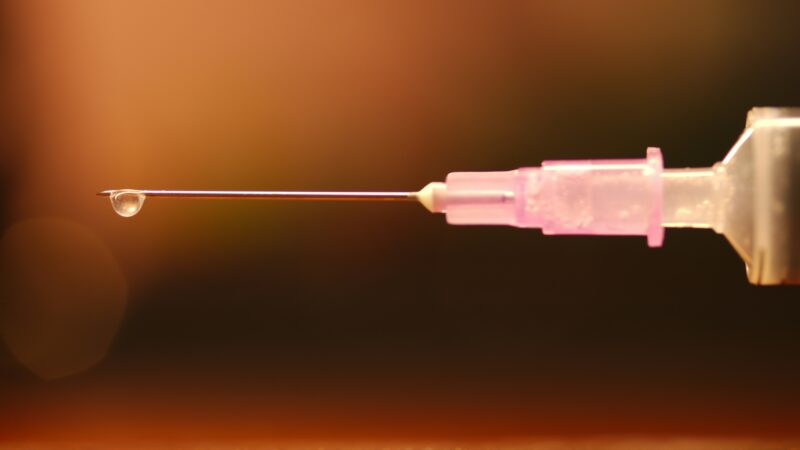 Peptidų mada plinta žaibiškai: žmonės leidžiasi menkai ištirtas medžiagas, specialistai sunerimę