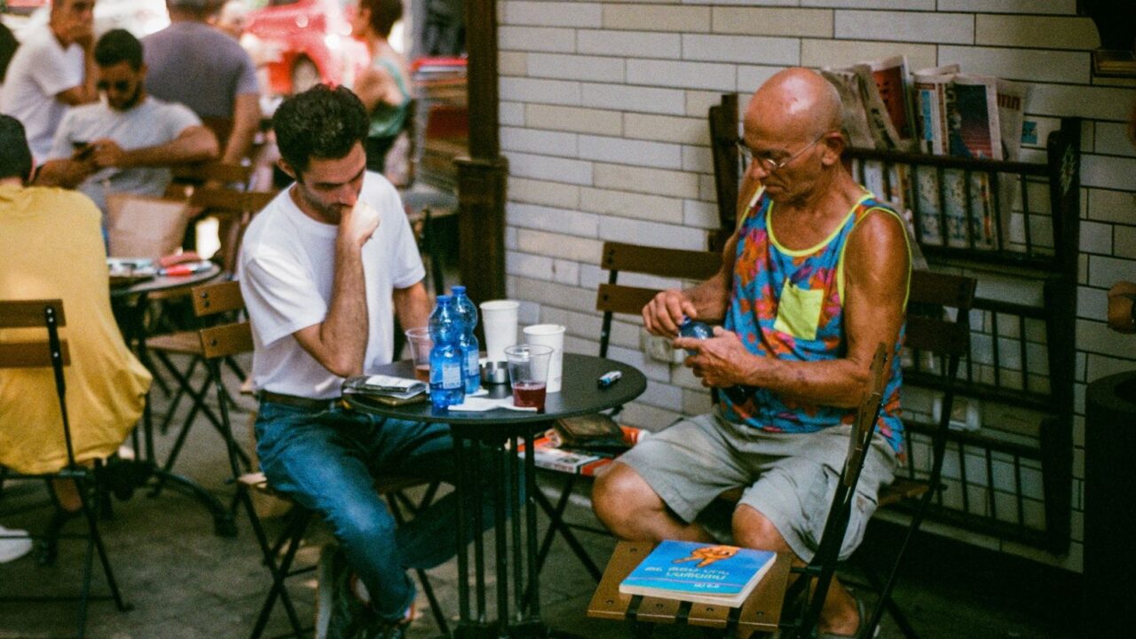 Zodiako ženklai ir nematomas draugystės kodas: kas jus jungia, o kur dažniausiai susipykstate