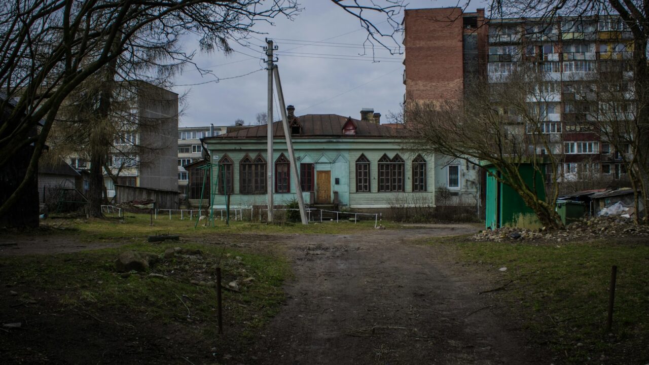Kaimų mokyklos prie kryžkelės: kaip mažos bendruomenės kovoja dėl ugdymo ir vaikų ateities